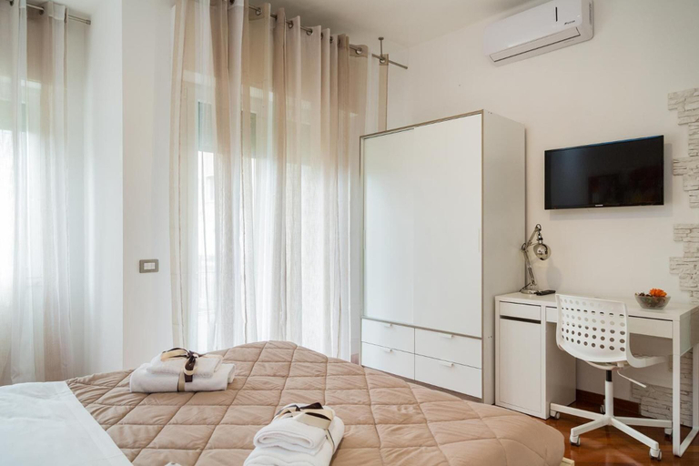Bedroom 2, Donna Gina, Matera