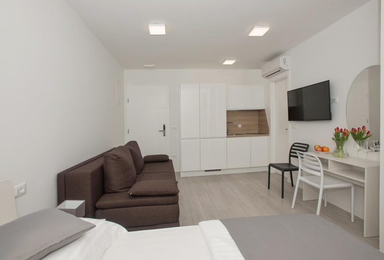 Others 5, Villa Dalmatia, Brela