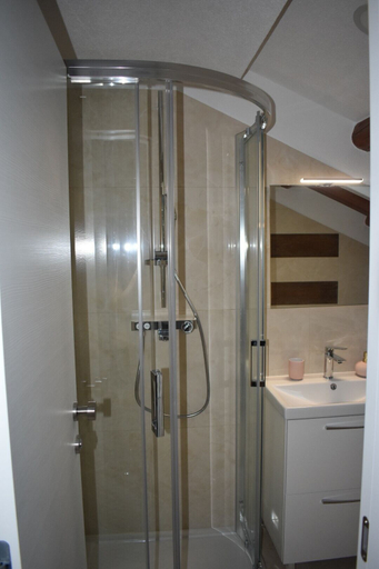 Bathroom 2, Dante Apartment, Split