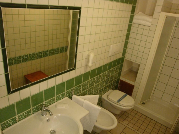 Bathroom 5, Villa Anita, Latina