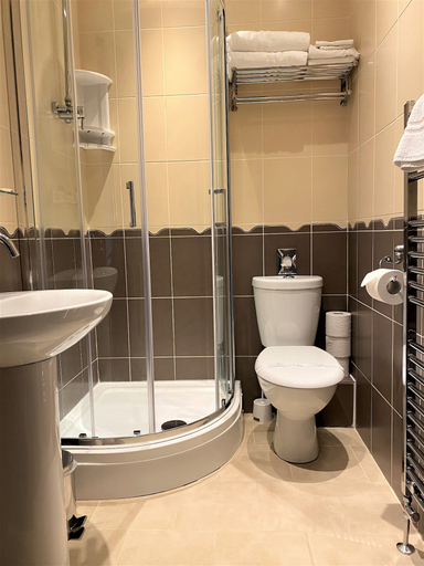 Bathroom 3, Glenalmond Guest House, Edinburgh