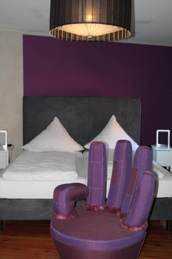 Bedroom 3, Hotel Turmdieb, Kitzingen