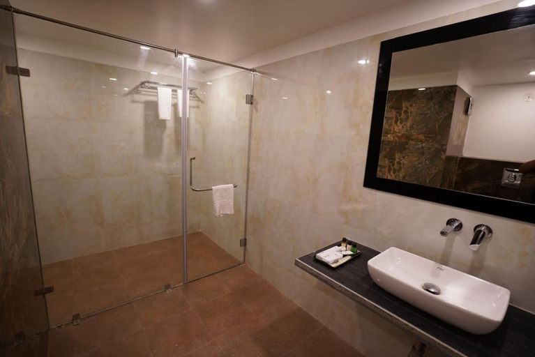 Bathroom 5, Hotel Indo Prime, Jaipur