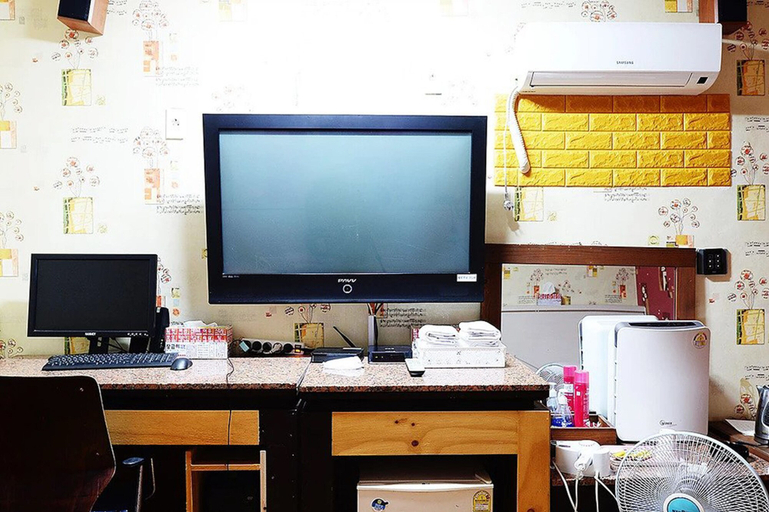 Others 4, Cyber Motel, Gunsan