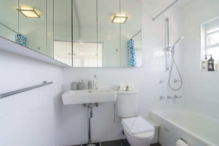 Bedroom 2, Bright 1 Bedroom Studio With Amazing City Views, Sydney