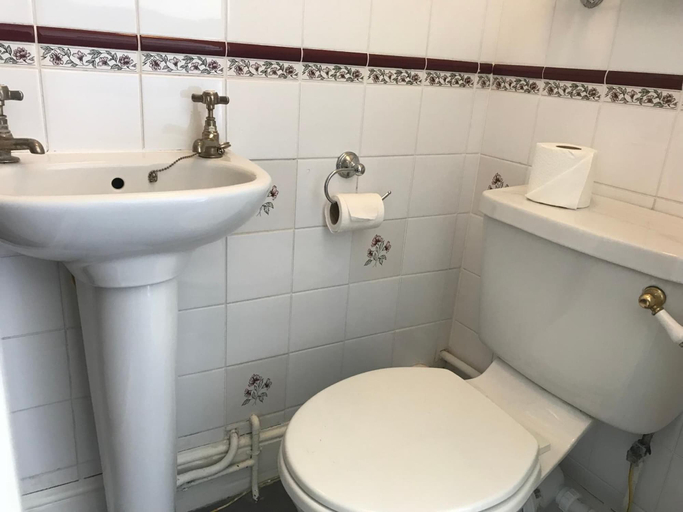 Bathroom 3, Timrick Lodge Hotel, Dorset
