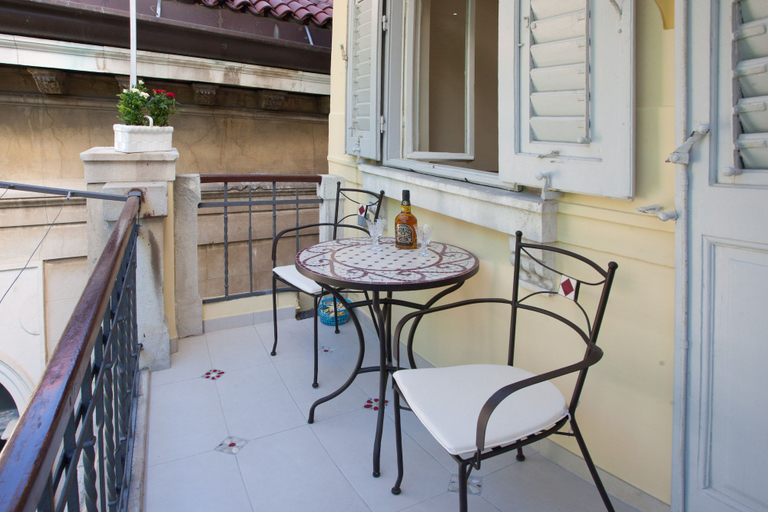 Others 5, Villa Barbara, Split
