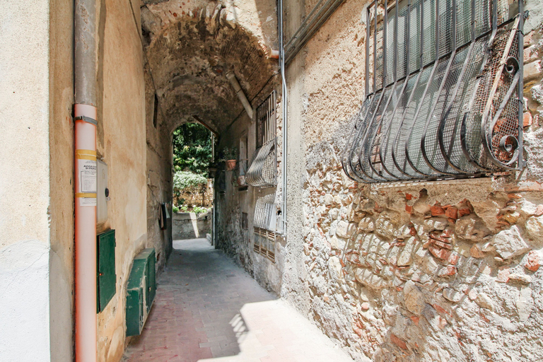 Exterior detail 4, Agatocle, Messina