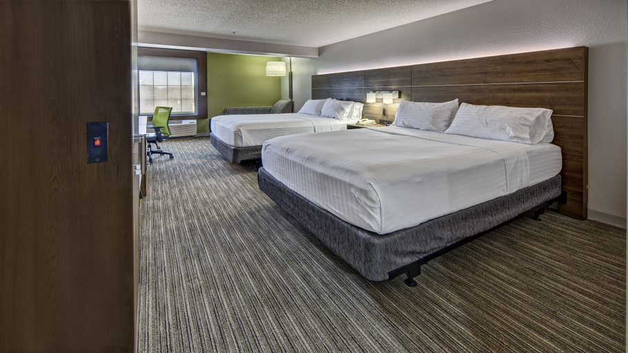 Bedroom 4, Holiday Inn Express & Suites CROSSVILLE by IHG, Cumberland