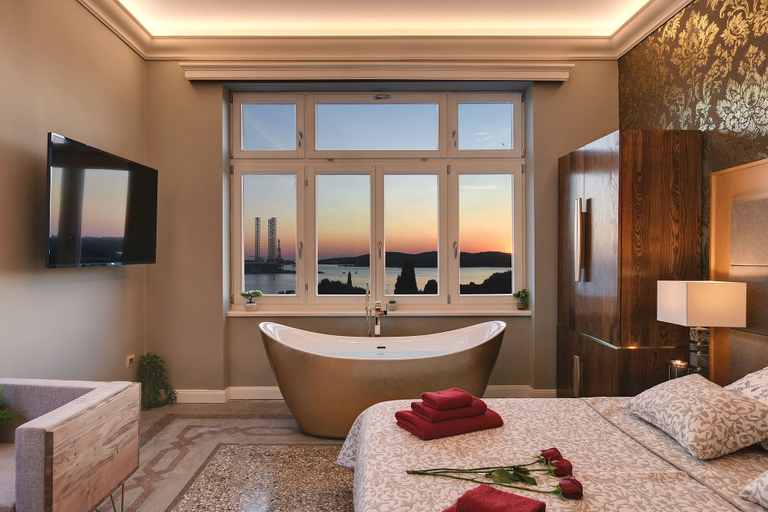 Bathroom 3, Arena & Seaview Luxurious Residence, Pula