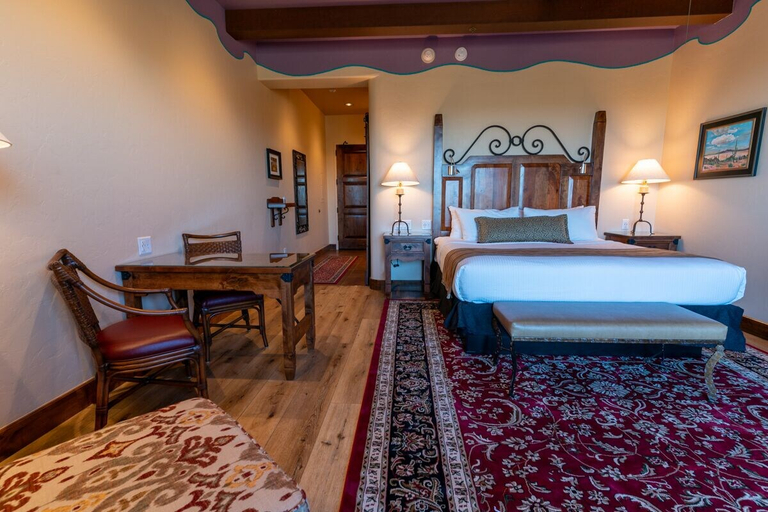 Bedroom 3, Hacienda Del Sol Guest Ranch Resort, Pima