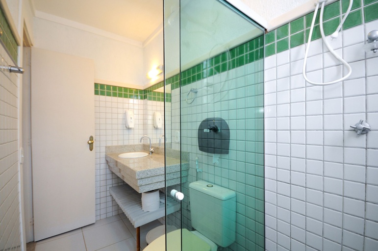 Bathroom 4, Che Lagarto Hostel Búzios, Armação dos Búzios