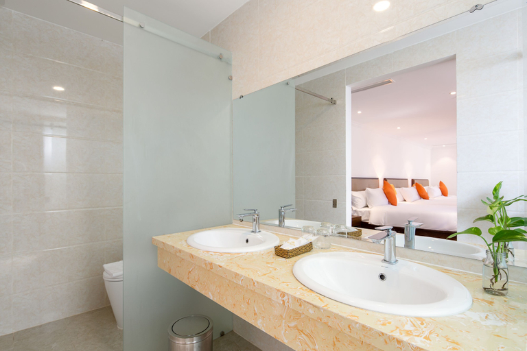 Bathroom 5, Roliva Hotel & Apartment Danang, Da Nang