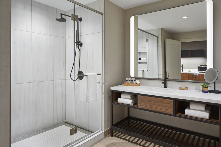 Bathroom 4, The Watermark Hotel, Fairfax