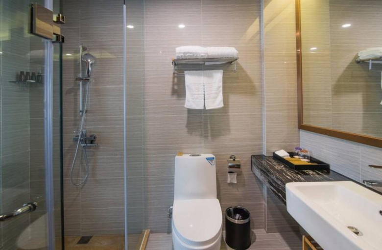 Bathroom, CNHOL Radient Hotel (Shenzhen Qianhai Branch), Shenzhen