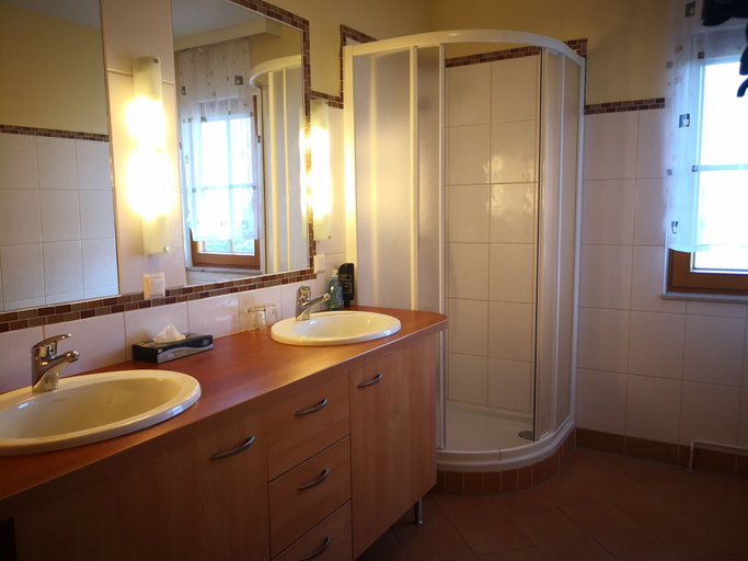 Bathroom 4, Golf & Therme Sonnenpension Hotel Garni, Güssing