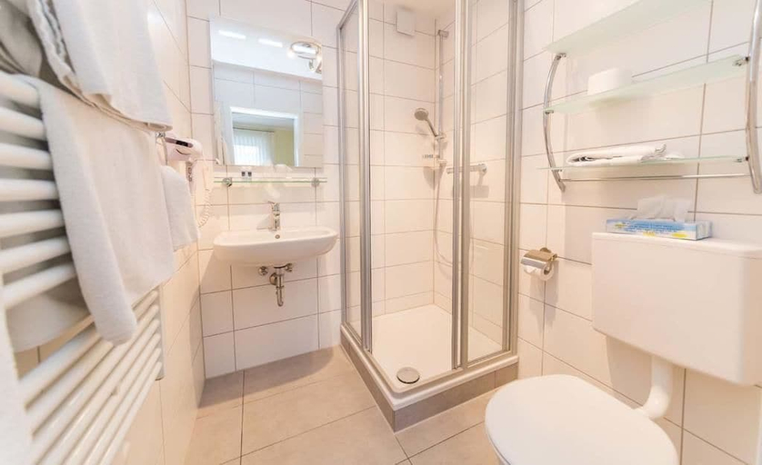 Bathroom, Hotel Thielmann, Lahn-Dill-Kreis