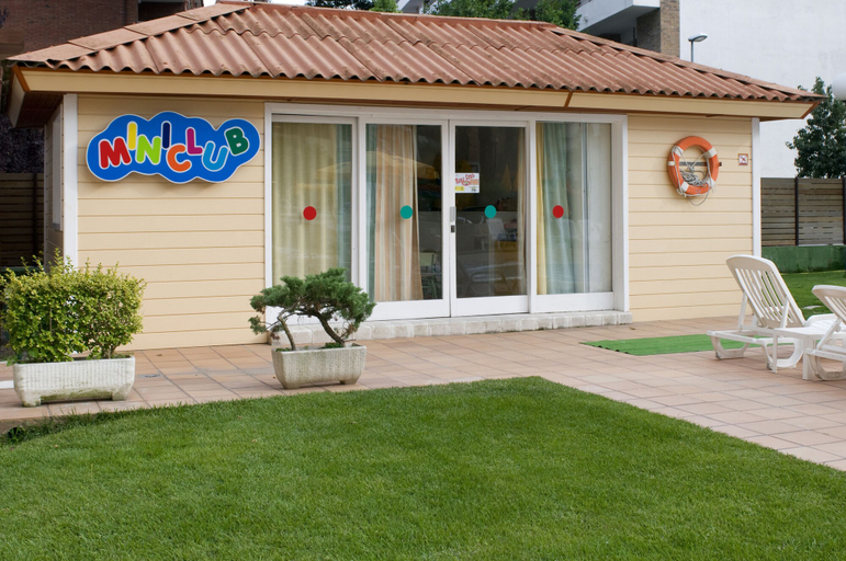 Exterior & Views 2, Hotel GHT Oasis Park & SPA, Girona