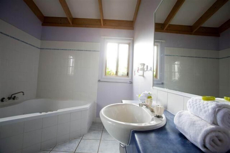 Bathroom 4, NRMA Budgewoi Holiday Park, Wyong - North-East