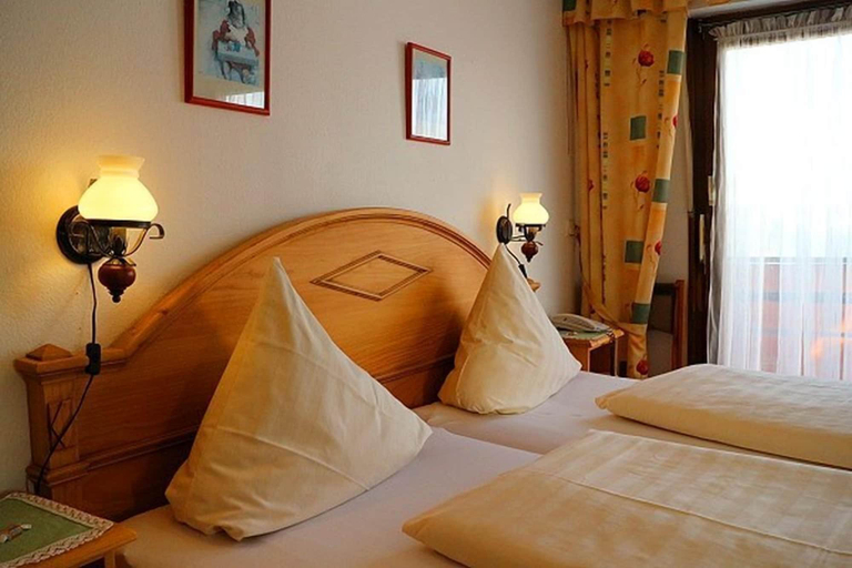 Bedroom 4, Hotel Dachsberger Hof, Waldshut