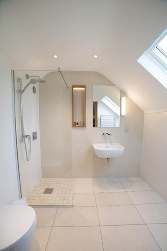 Bathroom 3, Northgate House, Devon