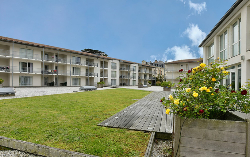Exterior & Views 2, Vacancéole – Le Domaine du Château – La Rochelle/Île de Ré, Charente-Maritime