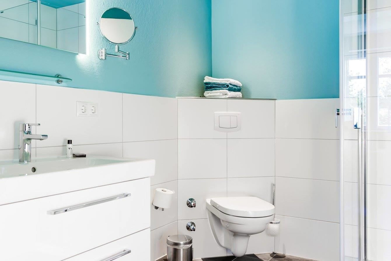 Bathroom 3, Hotel Klein Amsterdam, Nordfriesland