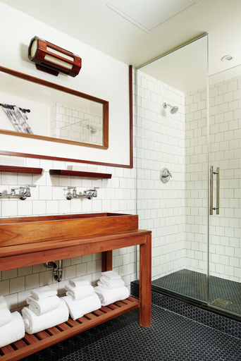 Bathroom 5, Freehand Chicago, Cook