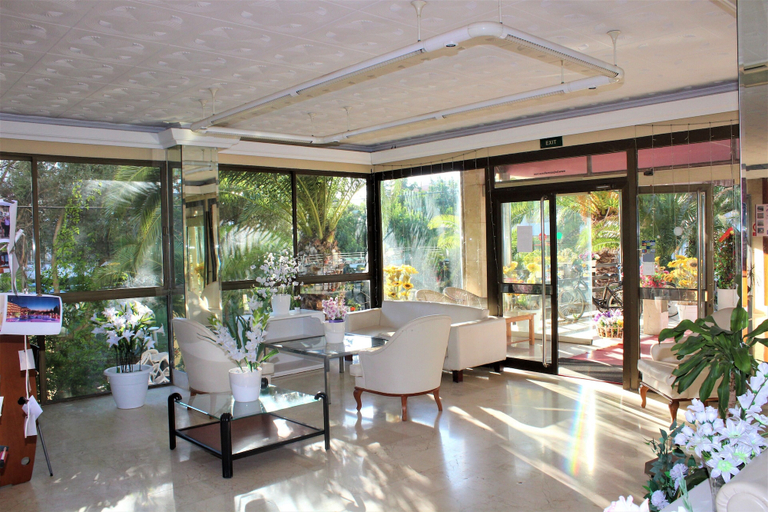 Others 5, BJ Bei Juan Hostal, Baleares