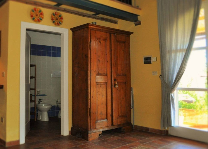 Others 5, Podere L'Olmaia, Grosseto