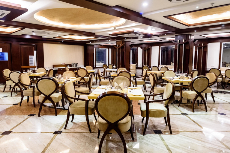 Food & Drinks 5, Konark Grand Hotel, Mirzapur