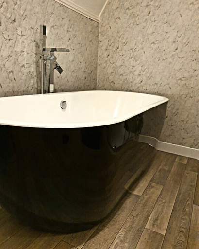 Bathroom 3, Eyre Court Hotel, Devon