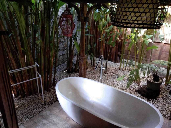 Bathroom 4, The Ermajas Pavillion Boutique Hotel & Villas Batukaras, Pangandaran