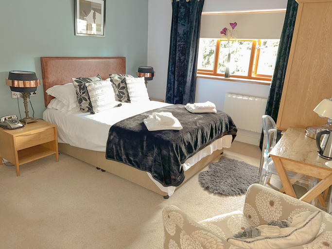 Bedroom 3, The Gower Hotel, Swansea