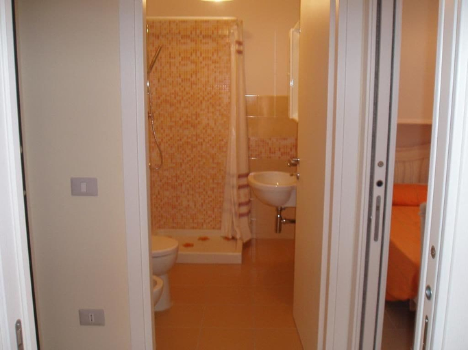 Bathroom, B&B IL Nido Sant'Antioco, Carbonia-Iglesias