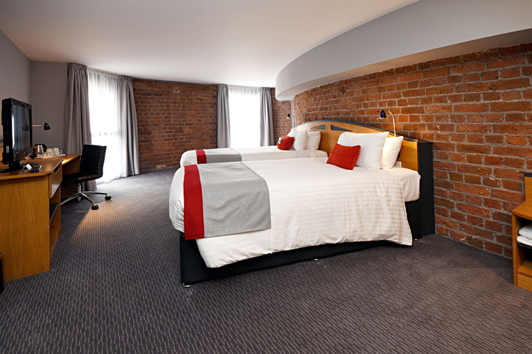 Bedroom 3, Holiday Inn Express LIVERPOOL - ROYAL ALBERT DOCK by IHG, Sefton