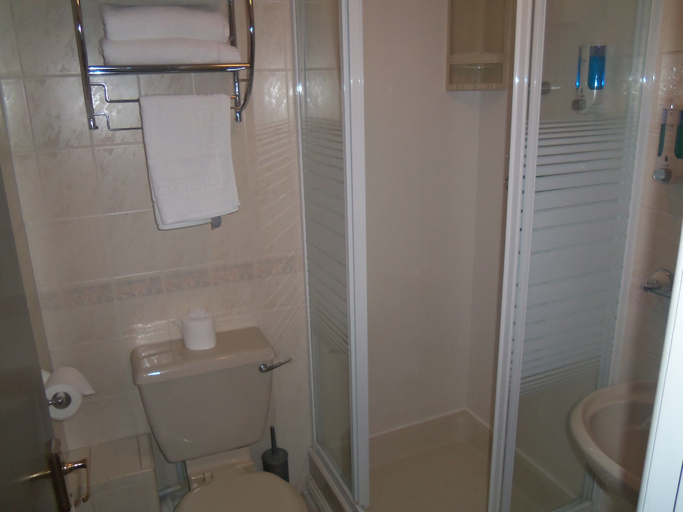 Bathroom 3, Novello Blackpool, Blackpool