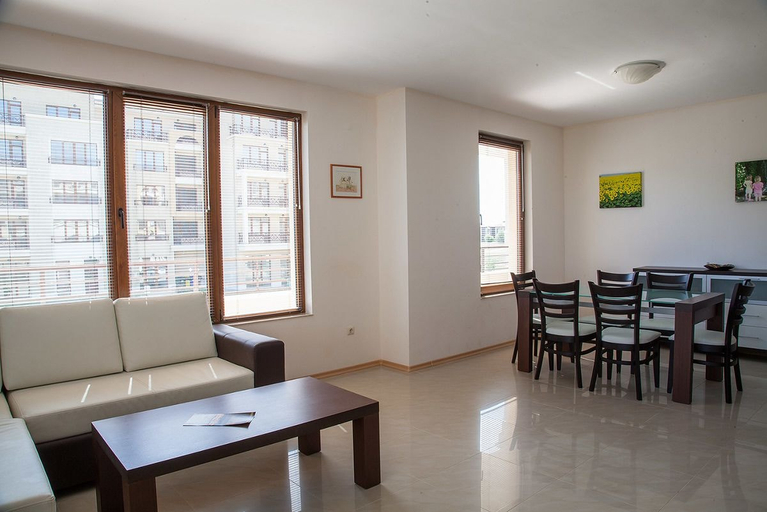 Food & Drinks, Lighthouse Golf Resort Private Properties, Balchik
