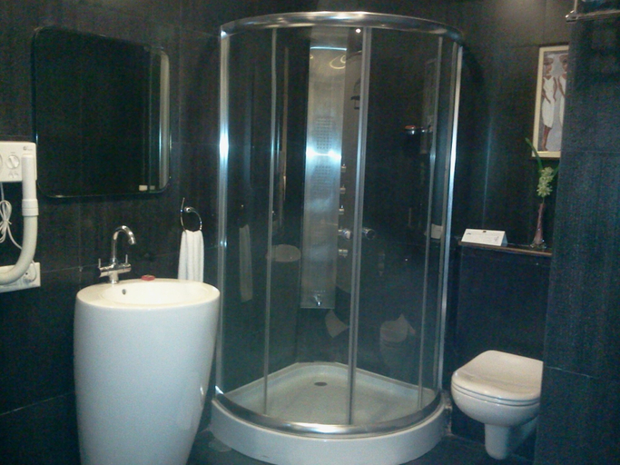 Bathroom 3, United-21 Citymark - Gurgaon, Gurgaon