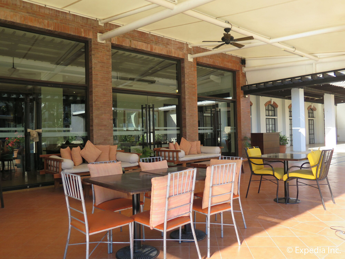Food & Drinks 5, PonteFino Hotels, Batangas City