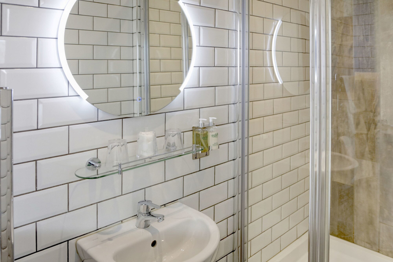 Bathroom 3, Beck Hall, North Yorkshire