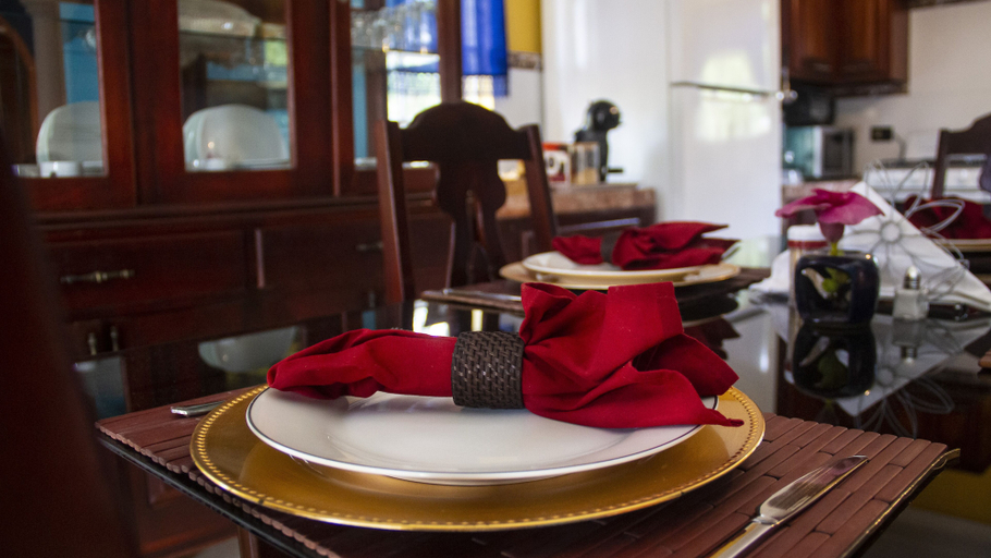 Food & Drinks 3, El Castilito