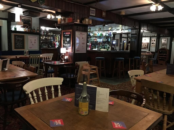 Food & Drinks 5, The Bugle Inn, Cornwall