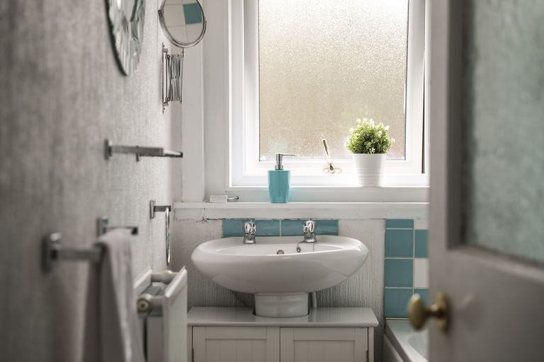 Bathroom, Haywood House, Glasgow