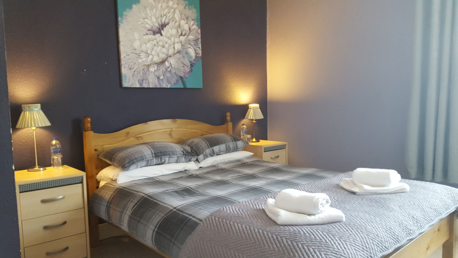Bedroom 2, The Bugle Inn, Cornwall