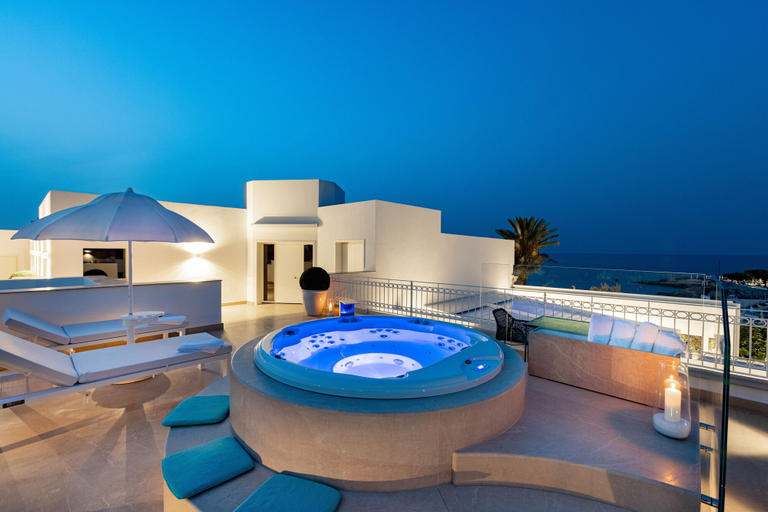 Sport & Beauty 2, Grotta Palazzese Beach Hotel, Bari
