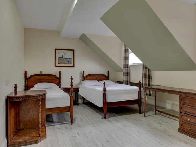 Bedroom 3, Empire Hotel, Leicester