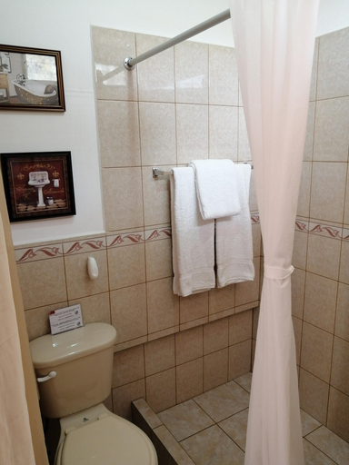 Bathroom 3, Novohostal B&B, ZONA 13
