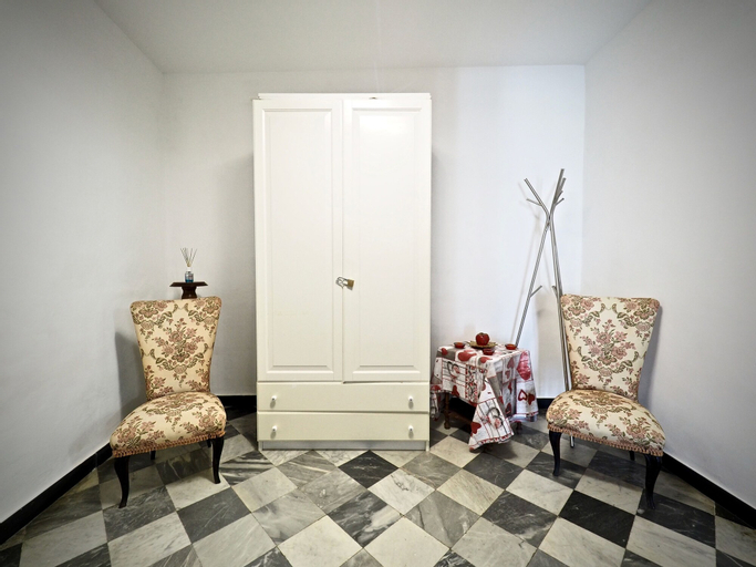 Bedroom 4, Romantica Suite con Vista San Donato, Genova