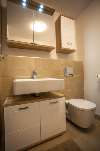 Bathroom 4, Penmoor City View, Bratislava II